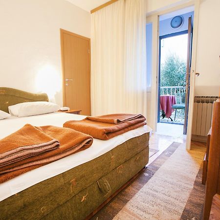 Mali Milocer Bay Accommodation Sveti Stefan Zimmer foto
