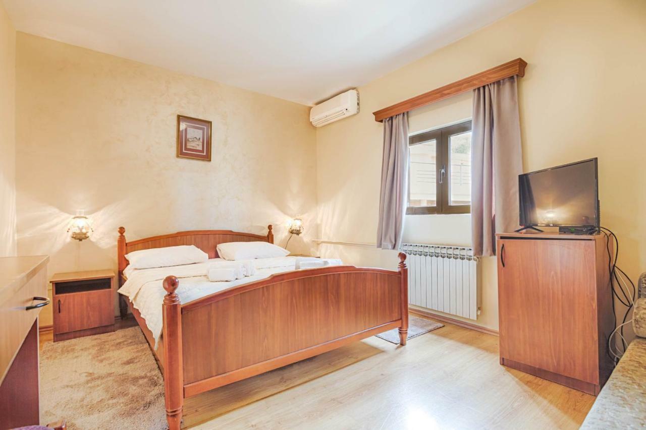 Mali Milocer Bay Accommodation Sveti Stefan Exterior foto