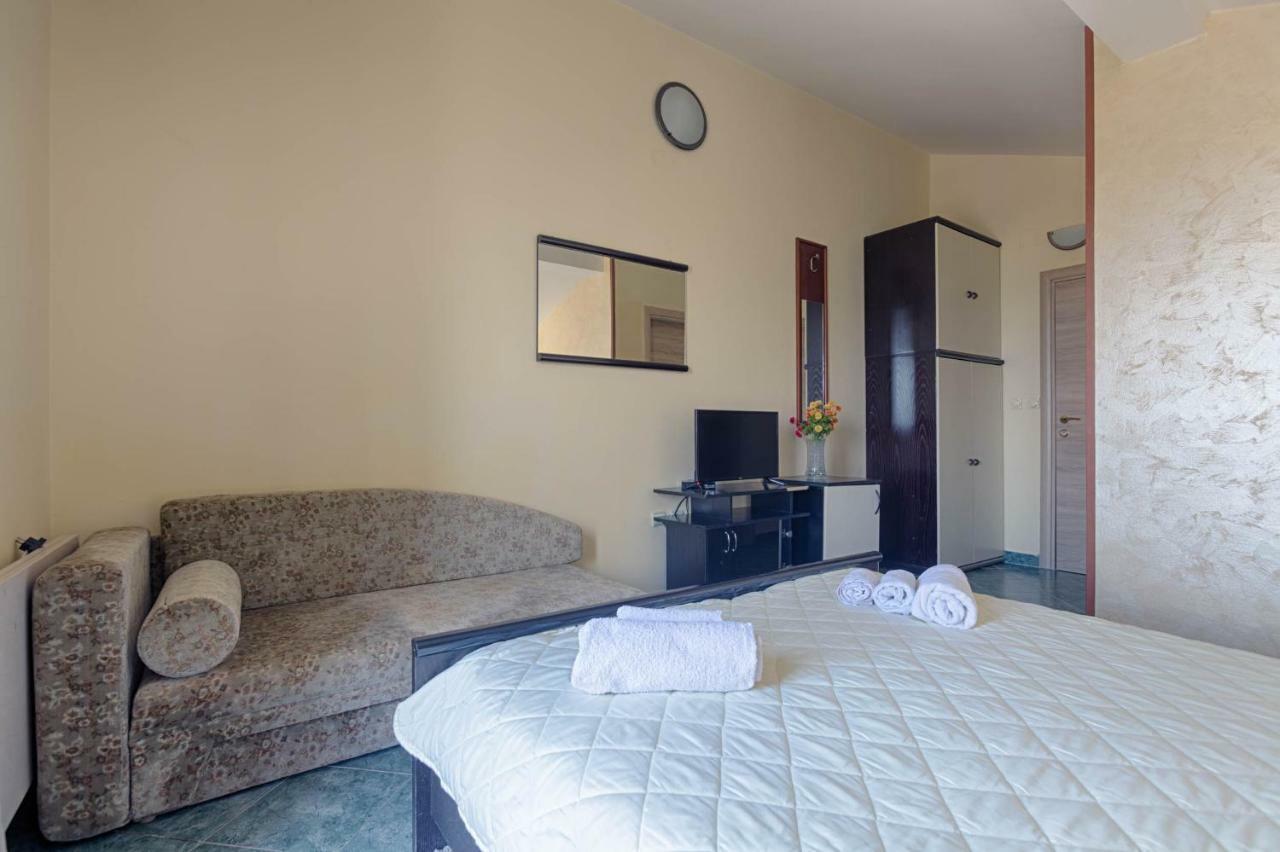Mali Milocer Bay Accommodation Sveti Stefan Exterior foto